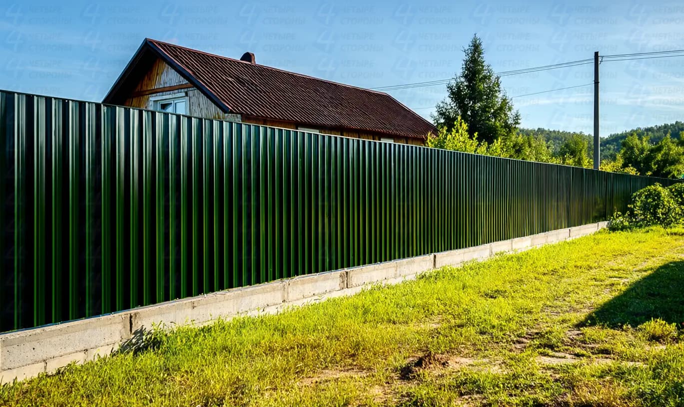 Забор из профнастила оцинкованный для дачи