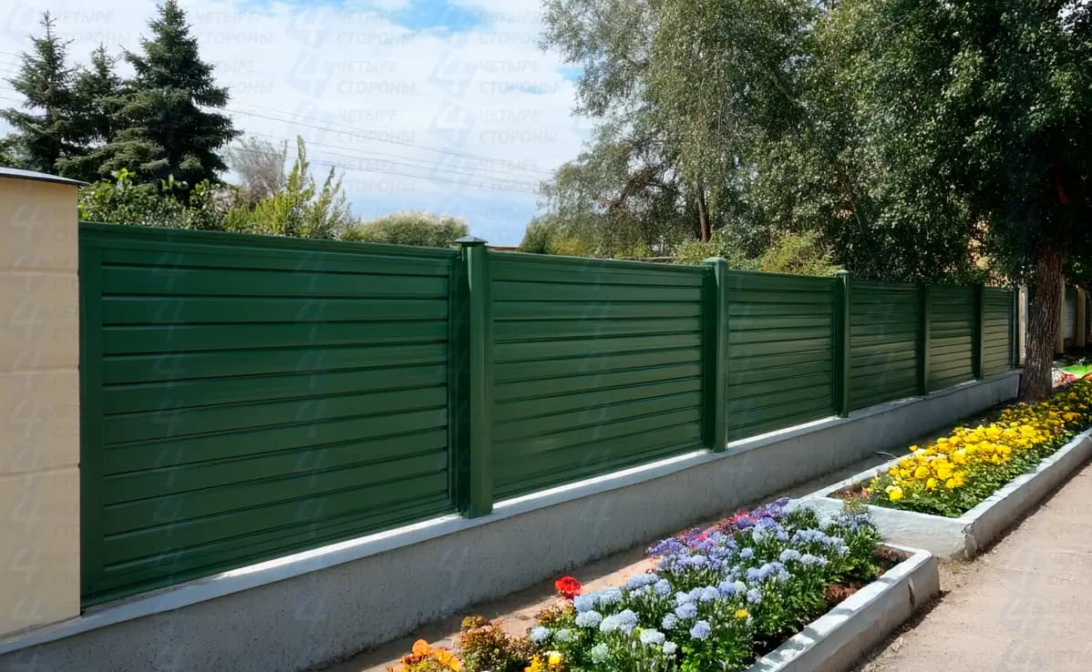 Забор Ранчо горизонтальный из евроштакетника (оцинкованная сталь)